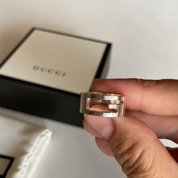 Authentic Gucci Icon Silver Pinkie Ring - Picture 2 of 7
